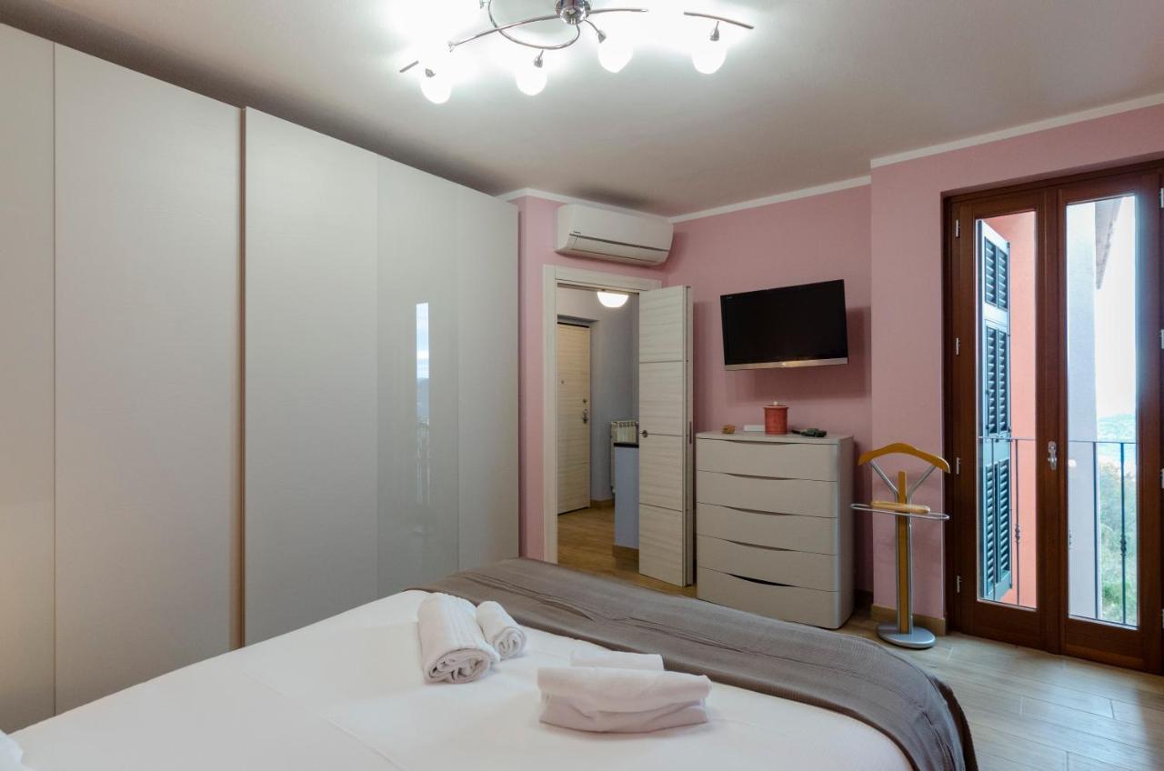 Ferienwohnung Altido Splendid Flat With Terrace & Magnificent View Breccanecca Exterior foto
